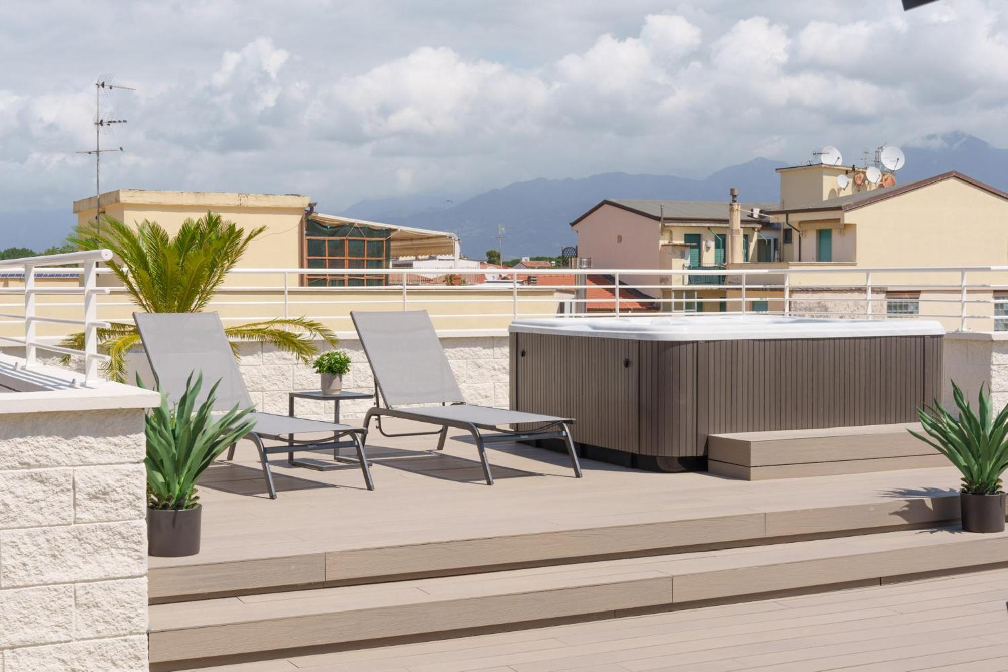 VI Suites Viareggio Exterior foto